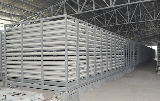 養(yǎng)護(hù)車(chē)間為 封閉式恒溫靜養(yǎng)車(chē)間